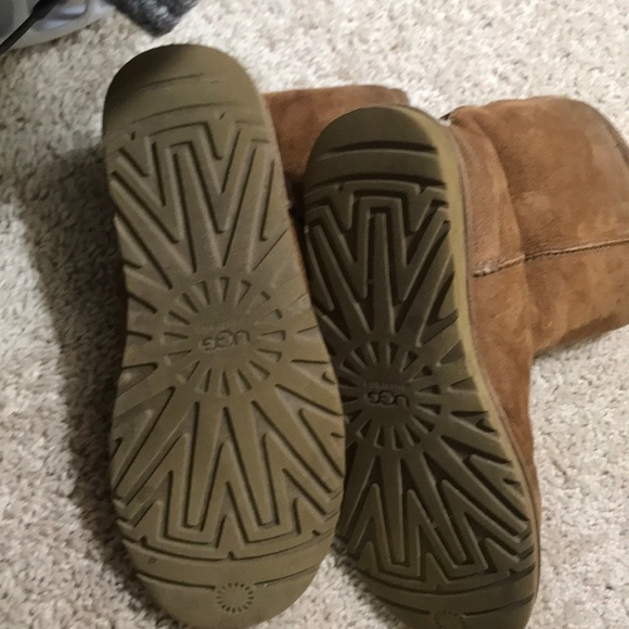 Uggs - Picture 2 of 3